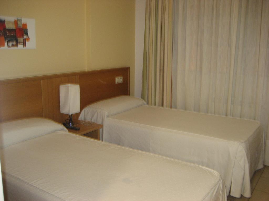 Pensión Residencia Caola 2*Vilarrodis公寓